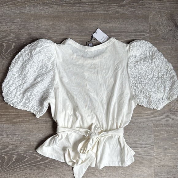 NEWAnthropologie current air contrast puff sleeves tie top white Medium - Picture 2 of 8